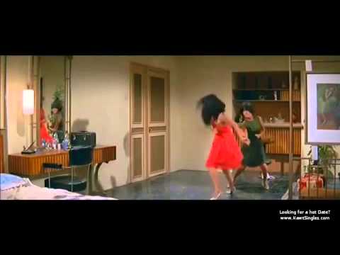 Asian women catfighting (Lona aka Agent 009)