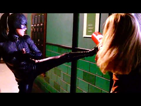 Dinah Lance, Helena Kyle & Barbara Gordan vs. Lady Shiva [Birds of Prey – S1E08 – "Lady Shiva"]