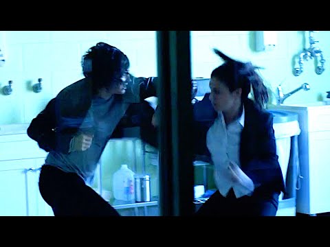 Jane Doe vs. Female Guard [Blindspot – S1E22 – "If Love a Rebel, Death Will Render"]