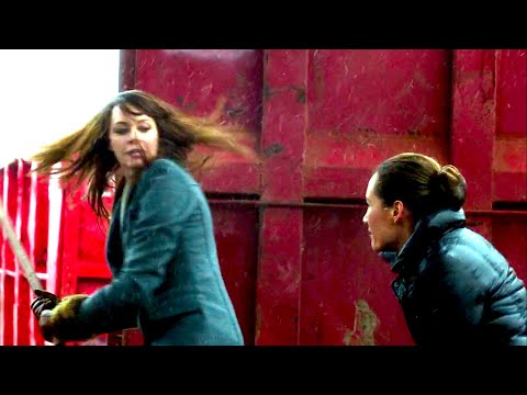 Nikita Mears vs. Amanda Collins [Nikita – S2E18 – "Power"]