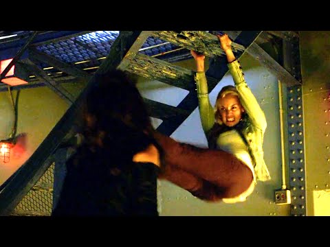 Bo Dennis vs. Tamsin [Lost Girl – S3E13 – "Those Who Wander"]