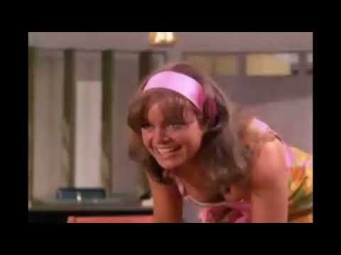 Catfight from The Spy in the Green Hat (1967)