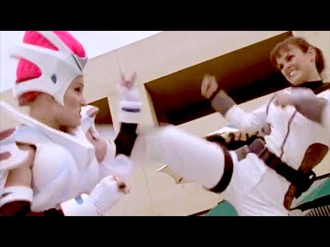 Jen Scotts vs. Nadira [Power Rangers Time Force – S9E02 – "Force from the Future, Part 2"]