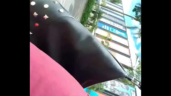 Morri de tesao imaginando um surubao no quadrilatero cheio desses lutadores machos… q delícia